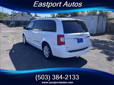 2016 Chrysler Town & Country Touring   - Photo 6 - Portland, OR 97266