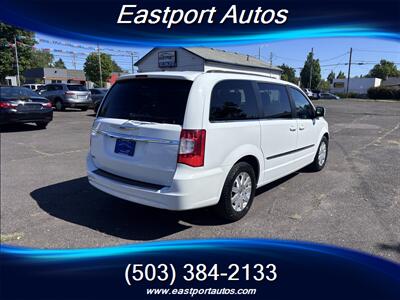 2016 Chrysler Town & Country Touring   - Photo 5 - Portland, OR 97266