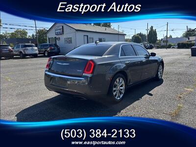 2018 Chrysler 300 Series Limited   - Photo 4 - Portland, OR 97266