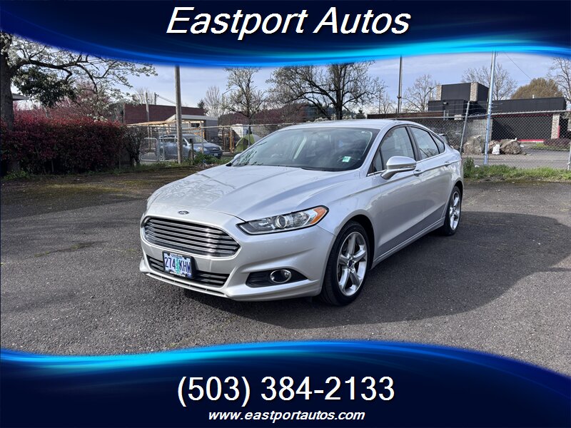 2016 Ford Fusion SE  