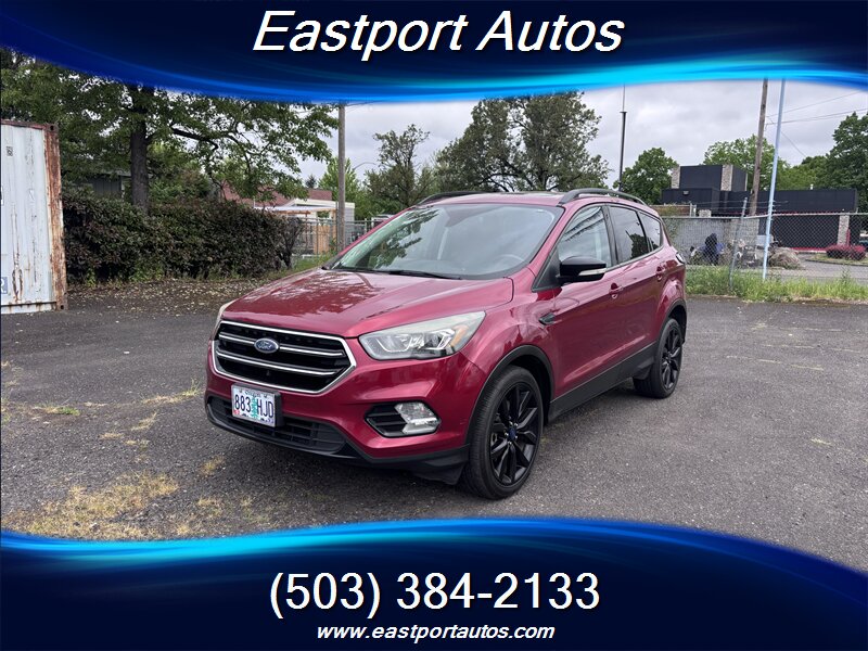 2017 Ford Escape Titanium   - Photo 1 - Portland, OR 97266