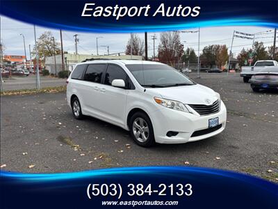 2013 Toyota Sienna LE 7-Passenger Auto   - Photo 2 - Portland, OR 97266