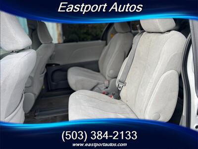 2013 Toyota Sienna LE 7-Passenger Auto   - Photo 11 - Portland, OR 97266