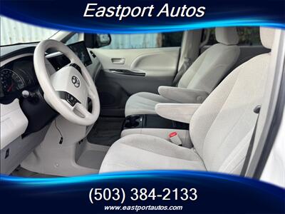 2013 Toyota Sienna LE 7-Passenger Auto   - Photo 9 - Portland, OR 97266
