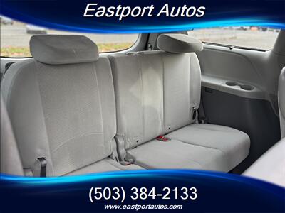 2013 Toyota Sienna LE 7-Passenger Auto   - Photo 13 - Portland, OR 97266