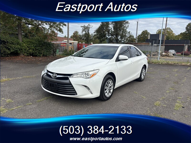 2015 Toyota Camry LE   - Photo 1 - Portland, OR 97266