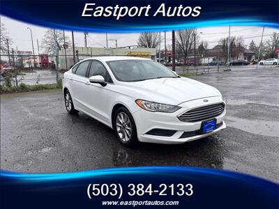2017 Ford Fusion SE   - Photo 2 - Portland, OR 97266