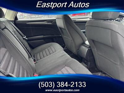 2017 Ford Fusion SE   - Photo 11 - Portland, OR 97266