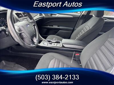 2017 Ford Fusion SE   - Photo 9 - Portland, OR 97266