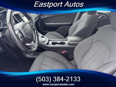 2016 Chrysler 200 Limited   - Photo 9 - Portland, OR 97266
