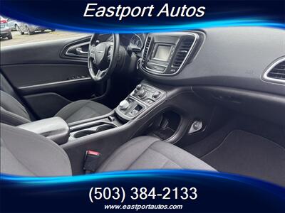 2016 Chrysler 200 Limited   - Photo 10 - Portland, OR 97266