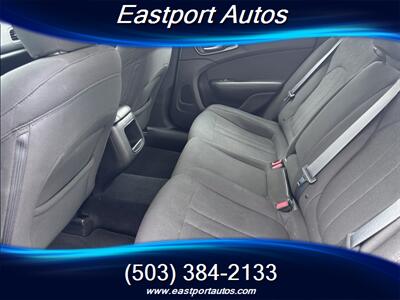 2016 Chrysler 200 Limited   - Photo 12 - Portland, OR 97266