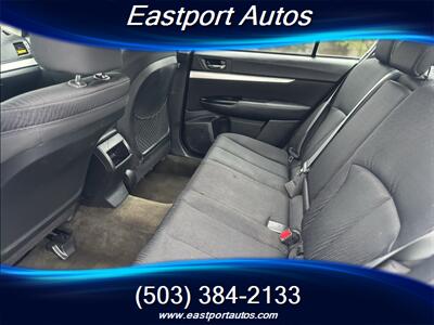 2012 Subaru Legacy 2.5i Premium   - Photo 12 - Portland, OR 97266