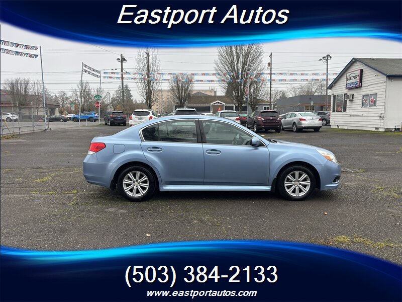 2012 Subaru Legacy 2.5i Premium photo 3