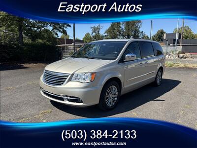 2015 Chrysler Town & Country Touring-L   - Photo 2 - Portland, OR 97266