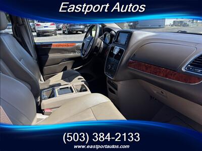 2015 Chrysler Town & Country Touring-L   - Photo 10 - Portland, OR 97266