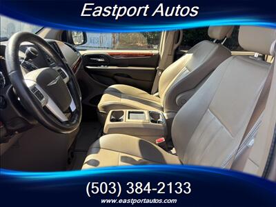 2015 Chrysler Town & Country Touring-L   - Photo 9 - Portland, OR 97266