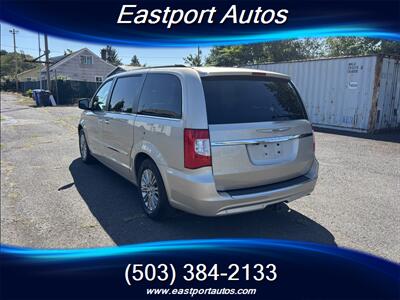 2015 Chrysler Town & Country Touring-L   - Photo 6 - Portland, OR 97266