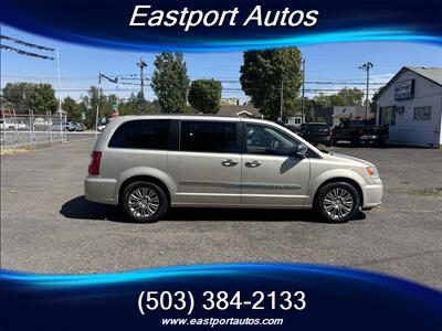 2015 Chrysler Town & Country Touring-L   - Photo 3 - Portland, OR 97266