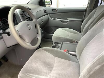 2008 Toyota Sienna CE 7-Passenger   - Photo 15 - Crest Hill, IL 60403