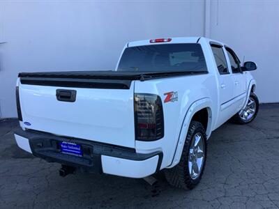 2012 GMC Sierra 1500 SLT   - Photo 5 - Crest Hill, IL 60403