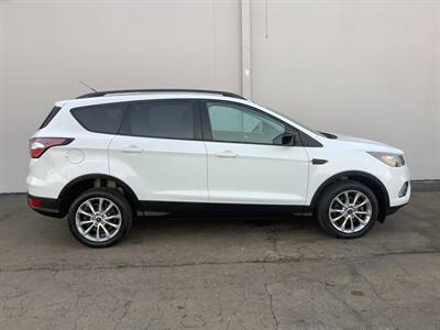 2017 Ford Escape SE   - Photo 9 - Crest Hill, IL 60403