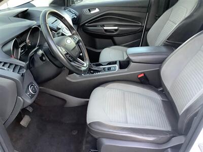 2017 Ford Escape SE   - Photo 18 - Crest Hill, IL 60403