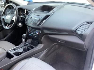 2017 Ford Escape SE   - Photo 12 - Crest Hill, IL 60403