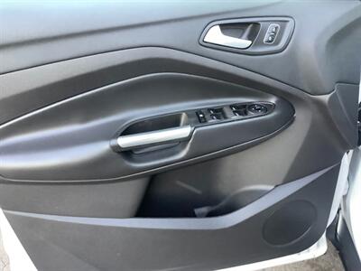 2017 Ford Escape SE   - Photo 15 - Crest Hill, IL 60403