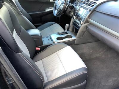 2012 Toyota Camry SE   - Photo 31 - Crest Hill, IL 60403
