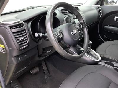 2015 Kia Soul + - Photo 13 - Crest Hill, IL 60403