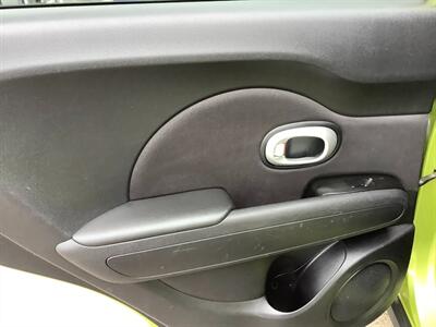 2015 Kia Soul + - Photo 20 - Crest Hill, IL 60403