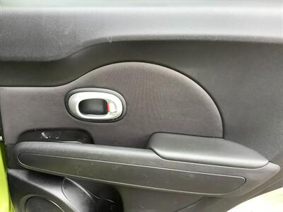 2015 Kia Soul + - Photo 22 - Crest Hill, IL 60403