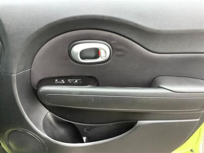 2015 Kia Soul + - Photo 24 - Crest Hill, IL 60403