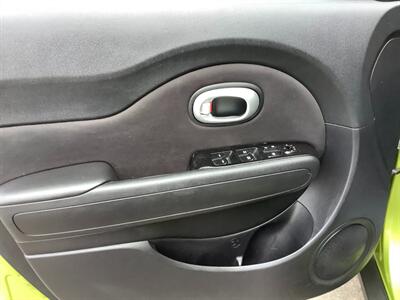 2015 Kia Soul + - Photo 10 - Crest Hill, IL 60403
