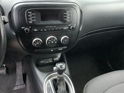2015 Kia Soul + - Photo 14 - Crest Hill, IL 60403