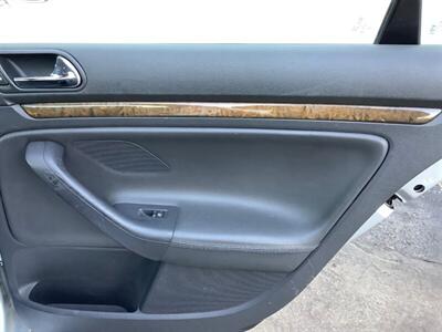 2005 Volkswagen Jetta 2.5   - Photo 20 - Crest Hill, IL 60403