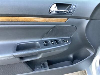 2005 Volkswagen Jetta 2.5   - Photo 11 - Crest Hill, IL 60403