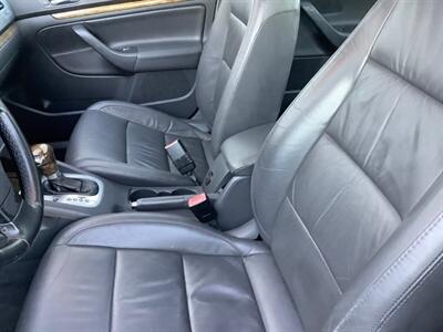 2005 Volkswagen Jetta 2.5   - Photo 16 - Crest Hill, IL 60403