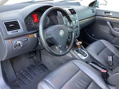 2005 Volkswagen Jetta 2.5   - Photo 13 - Crest Hill, IL 60403
