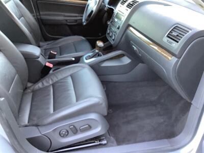 2005 Volkswagen Jetta 2.5   - Photo 24 - Crest Hill, IL 60403