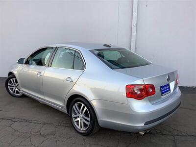 2005 Volkswagen Jetta 2.5   - Photo 4 - Crest Hill, IL 60403