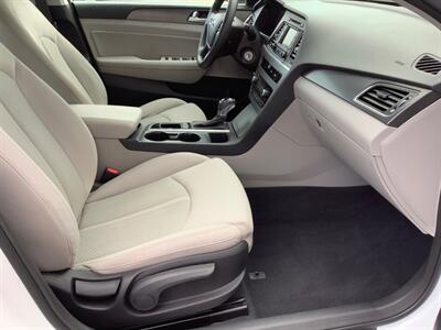 2015 Hyundai SONATA Limited   - Photo 27 - Crest Hill, IL 60403