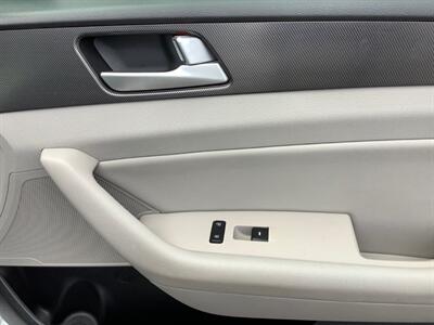 2015 Hyundai SONATA Limited   - Photo 26 - Crest Hill, IL 60403