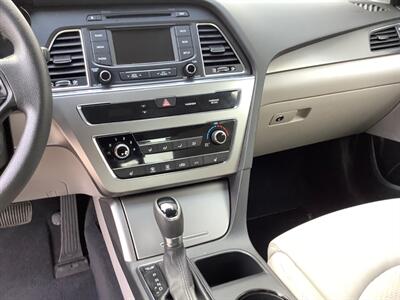 2015 Hyundai SONATA Limited   - Photo 15 - Crest Hill, IL 60403