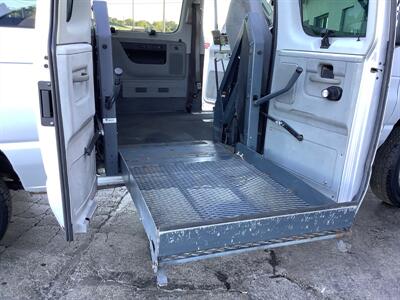 2007 Ford E-Series Wagon E-150 XL  SPINAL CORD INJURY VAN HANDICAP VAN SEE DESCRIPTION - Photo 30 - Crest Hill, IL 60403