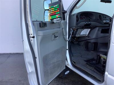 2007 Ford E-Series Wagon E-150 XL  SPINAL CORD INJURY VAN HANDICAP VAN SEE DESCRIPTION - Photo 10 - Crest Hill, IL 60403