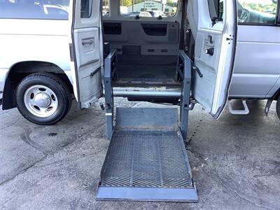 2007 Ford E-Series Wagon E-150 XL  SPINAL CORD INJURY VAN HANDICAP VAN SEE DESCRIPTION - Photo 25 - Crest Hill, IL 60403