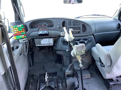 2007 Ford E-Series Wagon E-150 XL  SPINAL CORD INJURY VAN HANDICAP VAN SEE DESCRIPTION - Photo 26 - Crest Hill, IL 60403