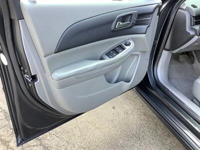 2015 Chevrolet Malibu LS - Photo 14 - Crest Hill, IL 60403
